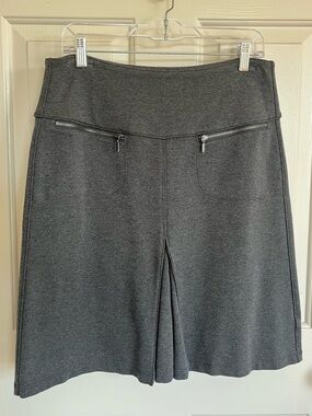 Athleta Charcoal Gray Skirt with Front Zipper Pockets